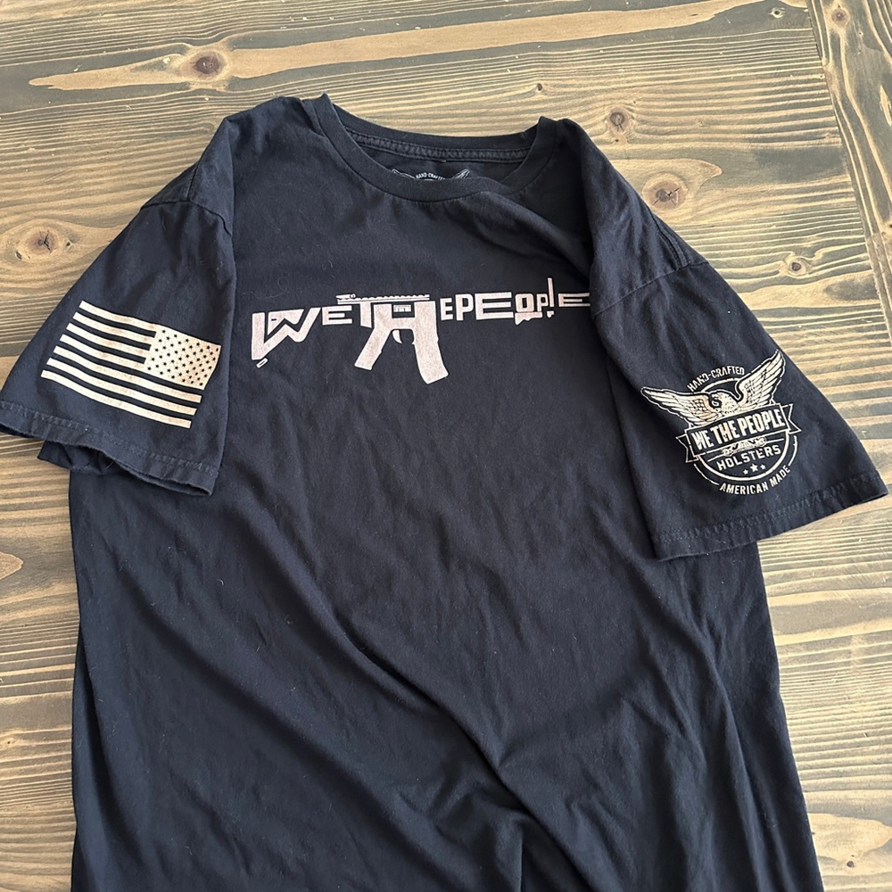 Men’s We The People Holsters Black Graphic Tee L USA Flag Rifle Shirt - Picture 4 of 7